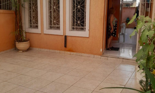 Sobrado próximo ao Shopping