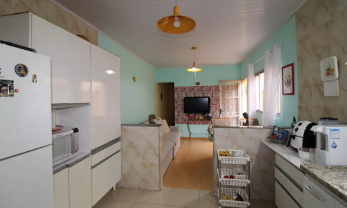 Casa térrea com 02 dormitórios e 02 vagas autos