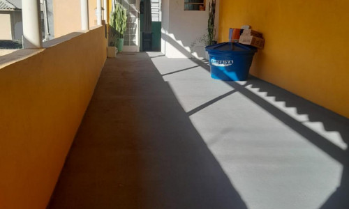 Casa térrea com 02 dormitórios e 02 vagas autos