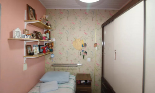 Casa térrea com 02 dormitórios e 02 vagas autos